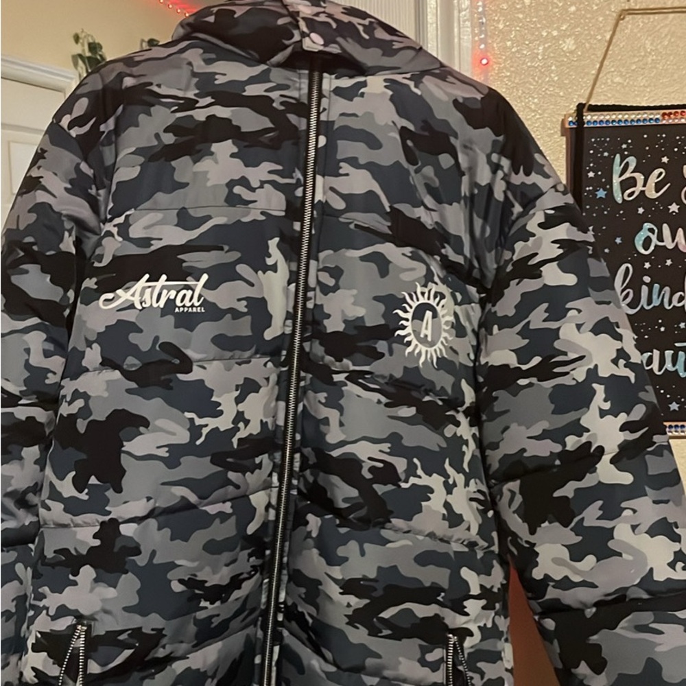 Astral Apparel Men's Camouflage Puffer Jacket - Black and Gray